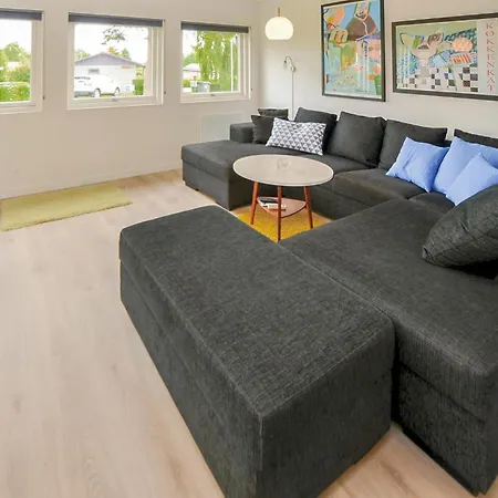 2 Bedroom Awesome In Holiday home